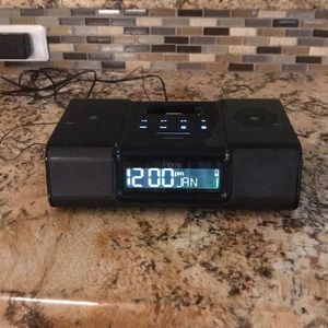 Old Generation Black iHome
